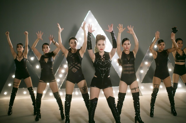 Bảo Thy đánh dấu sự trưởng thành bằng hình ảnh sexy